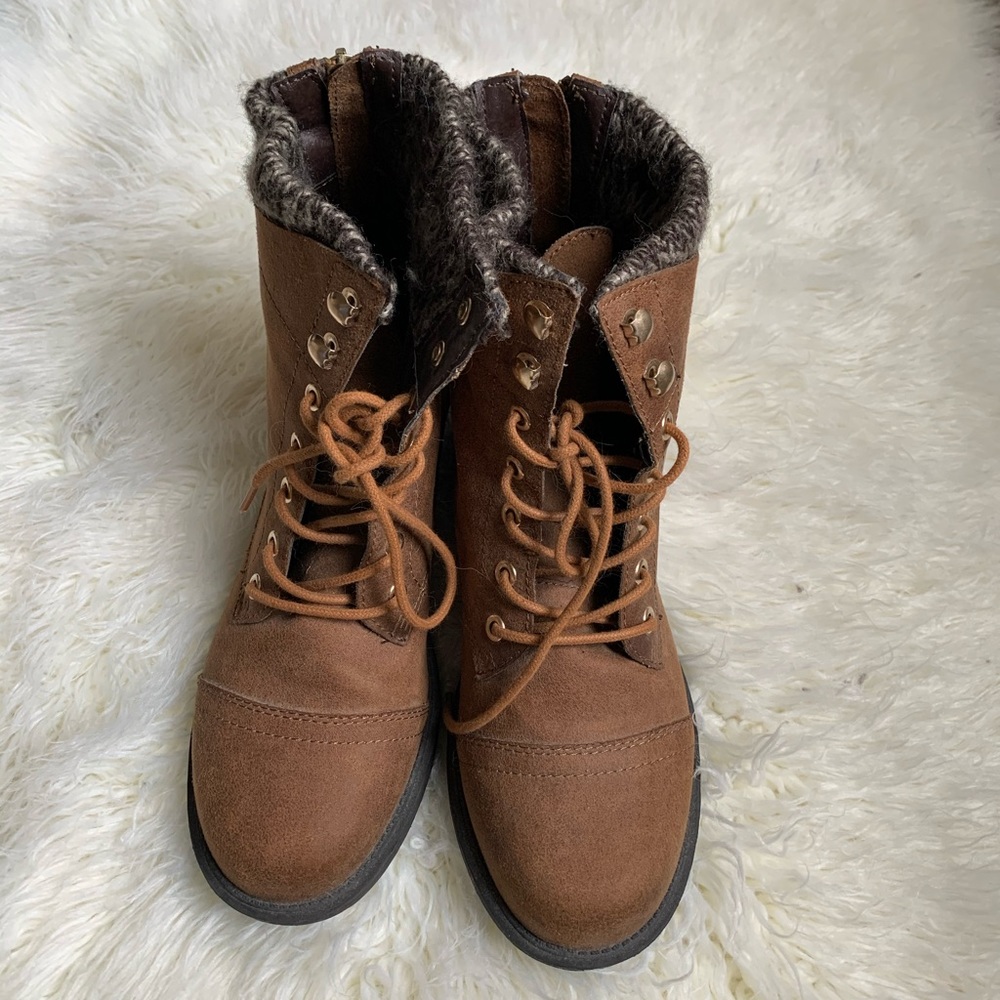 Zip up boots - Picture 2 of 4